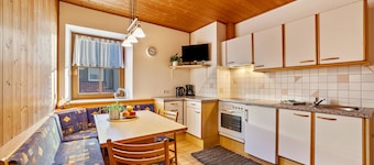 Apartment 'Wohnung Elstar Schnalserhof' with Mountain View, Shared Terrace and Wi-Fi