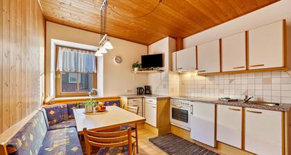 Apartment 'Wohnung Elstar Schnalserhof' with Mountain View, Shared Terrace and Wi-Fi