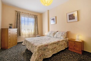 3 quartos, ferros/tábuas de passar roupa, Wi-Fi de cortesia