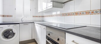 Apartment 'Zona Garbí - B' with Wi-Fi and Air Conditioning