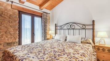 2 slaapkamers, een strijkplank/strijkijzer, gratis wifi, beddengoed