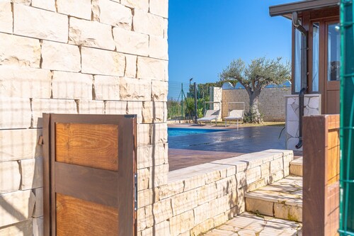 Holiday Home 'Casa Cantina Scalecci' with Private Garden, Wi-Fi and Air Conditioning