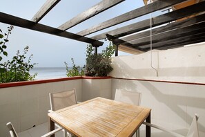 Outdoor dining - Vacation Apartment 'Faro De Sardina' with Shared Pool, Private Terrace and Wi-Fi (Sardina)