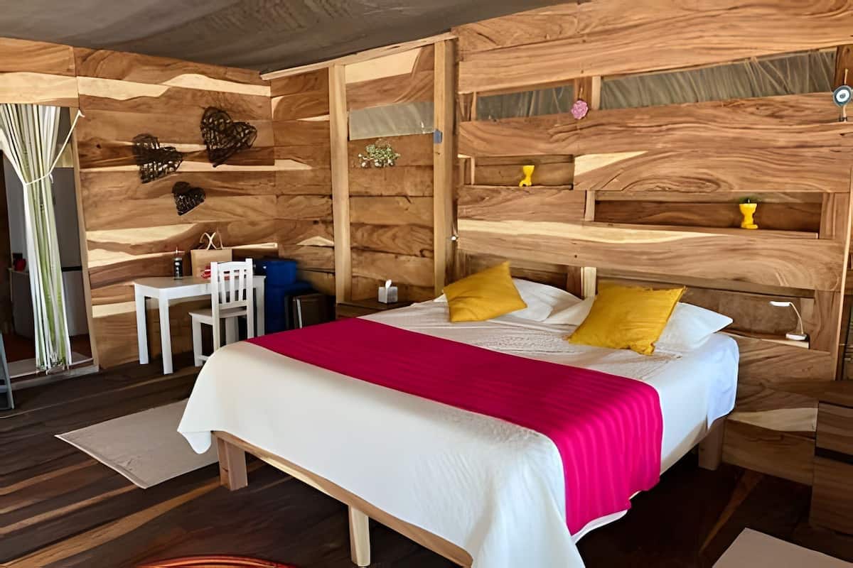 Basic Cabin | 1 bedroom, Egyptian cotton sheets, premium bedding, memory foam beds