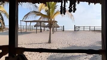 Ferienhütte | Strand | Privatstrand in der Nähe, Liegestühle, Sonnenschirme, Strandtücher