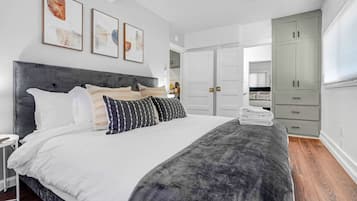 3 bedrooms, desk, iron/ironing board, free WiFi