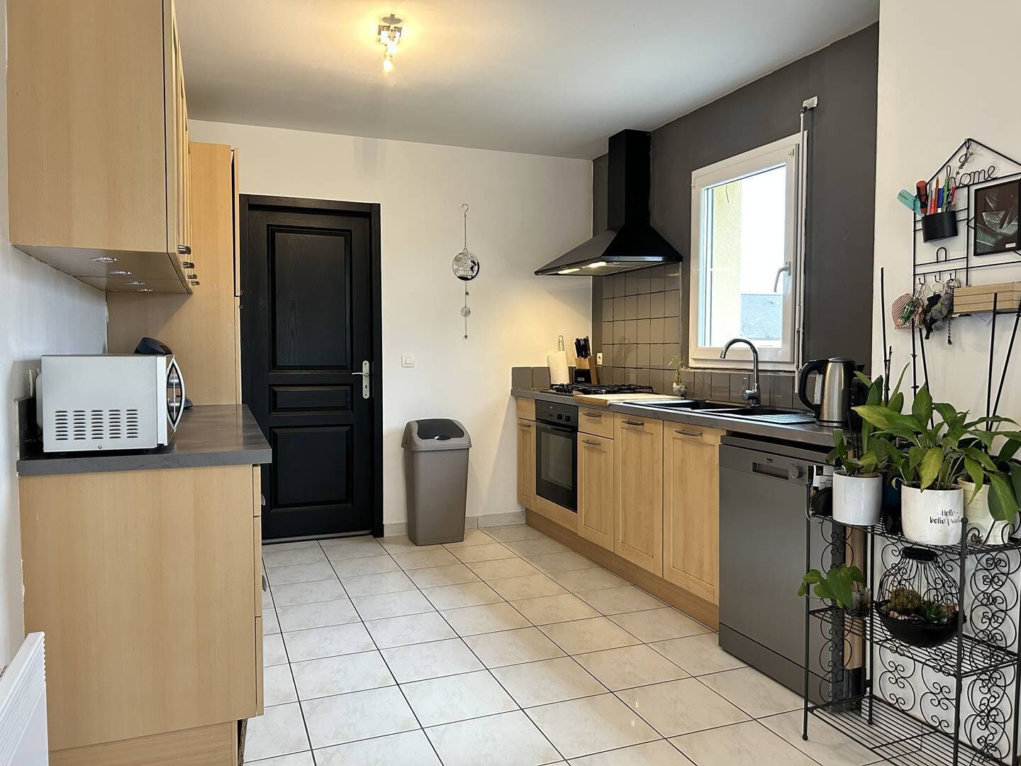 Réfrigérateur, micro-ondes, four, lave-vaisselle