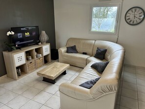 TV - 956 - 6-room house, 15 minutes from Val-André and Erquy. (HENANSAL)