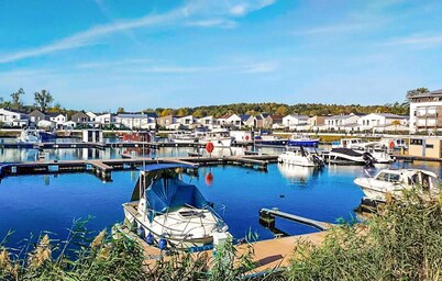 Cozy home in Le Vaumain with kitchen