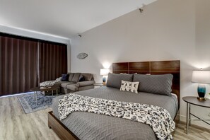 1 soverom, strykejern/-brett, wi-fi (inkludert) og sengetøy