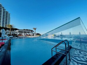 Piscine extérieure, piscine chauffée