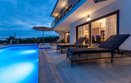 Luxurious home in GAMBOCI