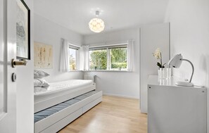4 bedrooms, iron/ironing board, travel cot, free WiFi - Cozy home in Roskilde with WiFi (Roskilde)