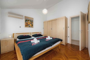 3 bedrooms, WiFi