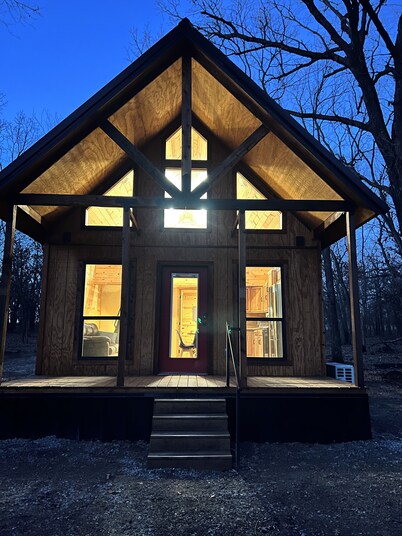 Newly Built Secluded Cabin w/ Loft!