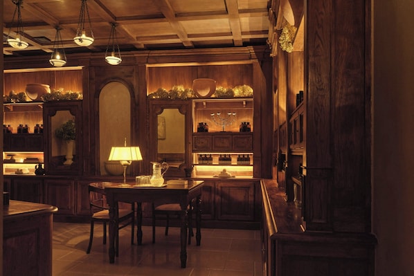 Couples treatment room(s), body treatments, aromatherapy