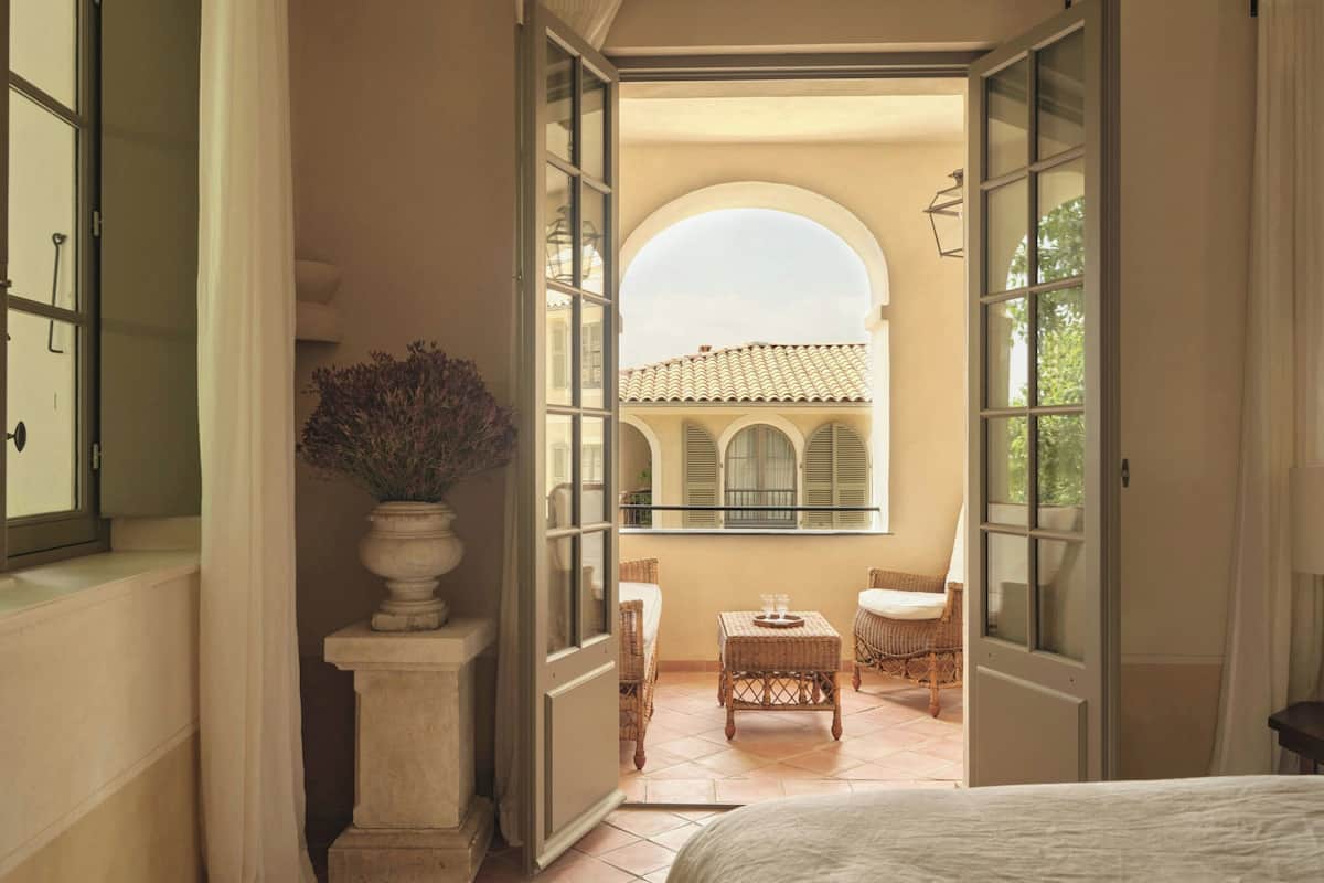 Suite, 1 King Bed, Balcony | Premium bedding, pillowtop beds, free minibar items, in-room safe