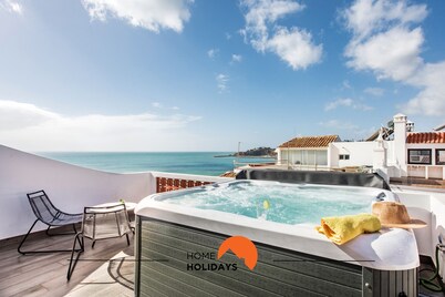 #211 Cerro da Lagoa by Home Holidays