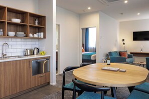 Microwave, stovetop, dishwasher, toaster - Quest on Kilmore (Christchurch)