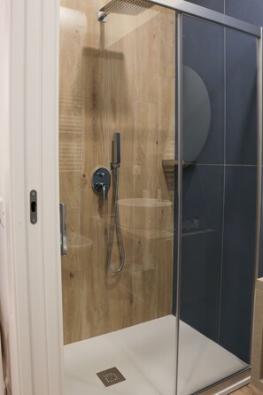 Hårtørrer, håndklæder
