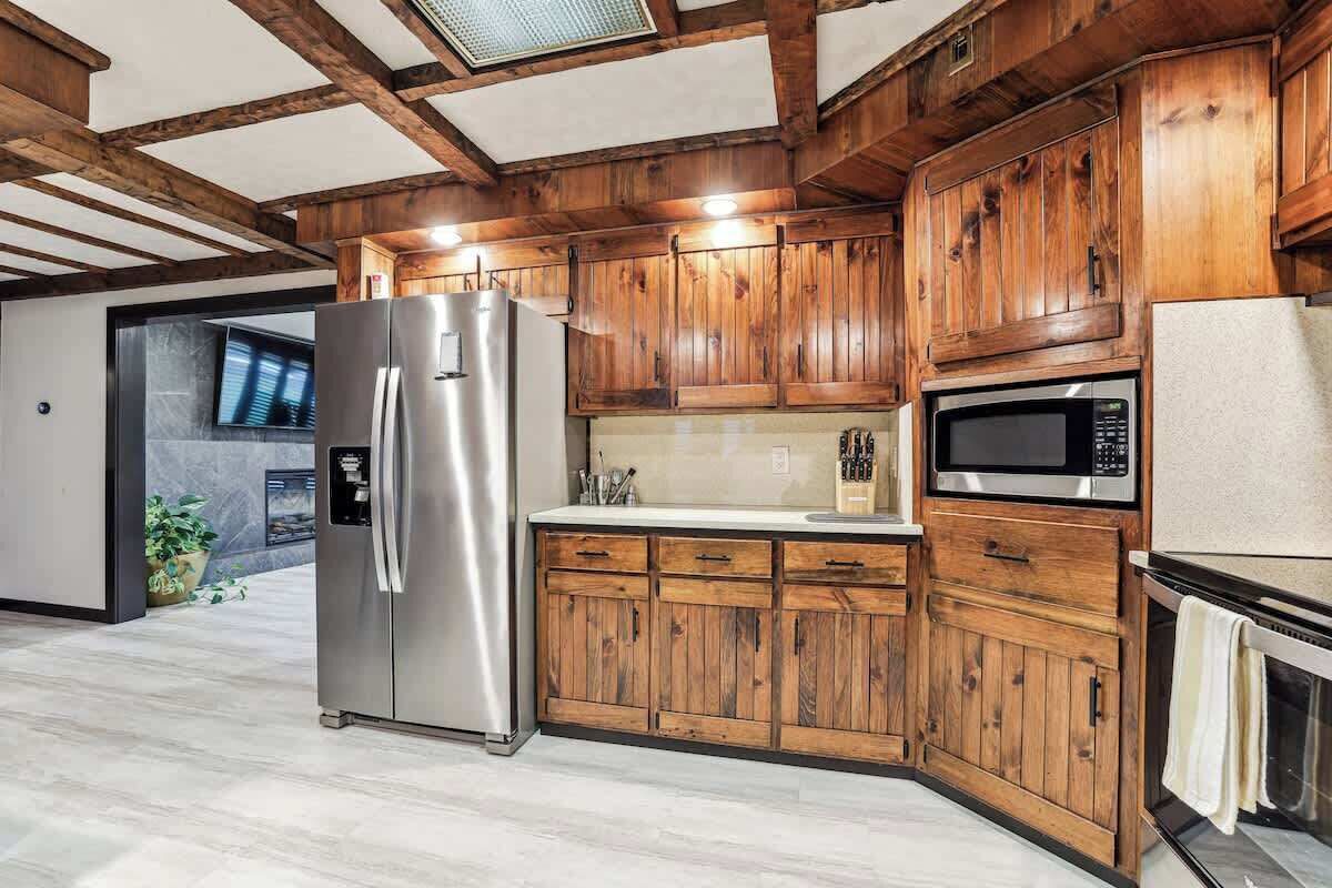 冰箱、微波炉、烤箱、炉灶