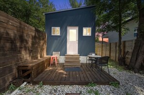 屋外ダイニングエリア