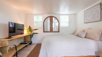 1 soverom, strykejern/-brett, reiseseng for barn og wi-fi