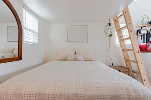 1 dormitorio, tabla de planchar con plancha, cuna de viaje y wifi