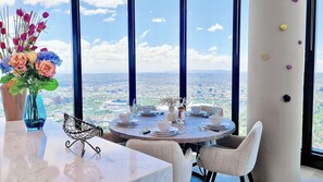 Dining - 84 Floor/Splendid View/free car park/3B/Near Crown (Southbank)
