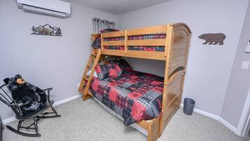 3 habitaciones, escritorio, wifi gratis y ropa de cama
