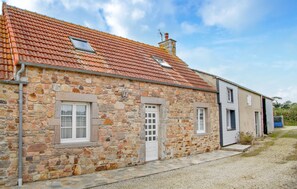 Exterior - Nice home in Pierreville with WiFi (Pierreville)