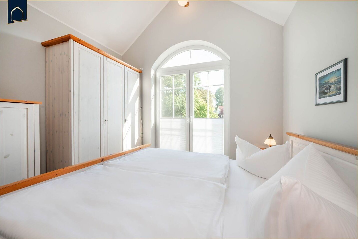 2 chambres, coffres-forts dans les chambres, fer et planche à repasser