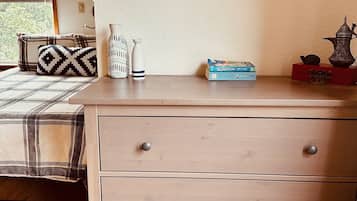 1 bedroom, desk, WiFi (free), bed sheets
