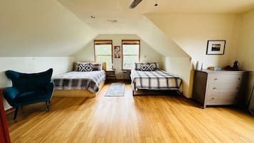 1 bedroom, desk, WiFi (free), bed sheets