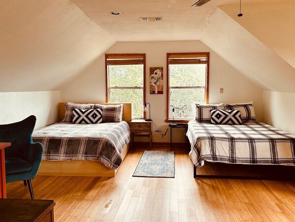 1 bedroom, desk, free WiFi, bed sheets