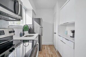 Private kitchen - Cozy 1BR Oasis in Vibrant Miami!
 (Miami)