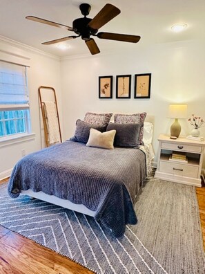 3 bedrooms, desk, iron/ironing board, travel crib