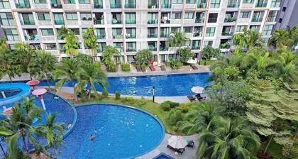 Solo travelers who want to vacation in Pattaya for a short term.