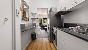 Mikrobølgeovn, ovn, kogeplade, brødrister