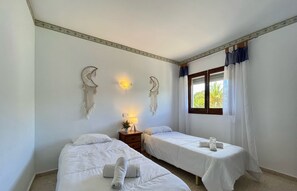 3 bedrooms, iron/ironing board, free WiFi, bed sheets