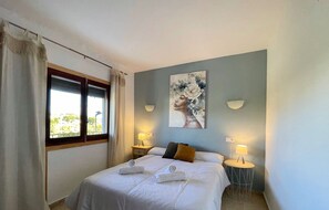 3 bedrooms, iron/ironing board, free WiFi, bed sheets - Villa SANTA ISABEL in Moraira – 3 bedrooms, private pool, air conditioning, Wi-Fi, 900 metres from l'Ampolla beach (Moraira)