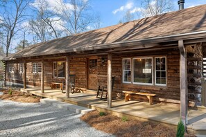 Exterior - Log Cabin with Big Deck Energy on Lake Lanier, fire pit and lake access (Gainesville)