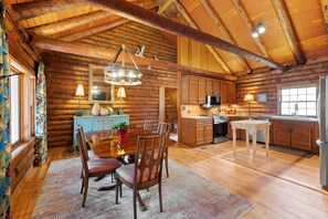 Dining - Log Cabin with Big Deck Energy on Lake Lanier, fire pit and lake access (Gainesville)