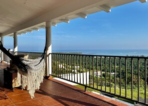 Property grounds - Endless ocean views and pool, by El Yunque. (Río Grande)