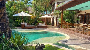 Luxury Villa | Terrace/patio