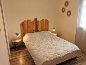 2 quartos, ferros/tábuas de passar roupa, Wi-Fi de cortesia