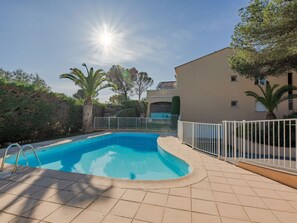 Pool - Les Calanques de boulouris by Interhome (Saint-Raphaël)