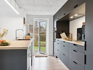 Fridge, microwave, dishwasher, cookware/dishes/utensils