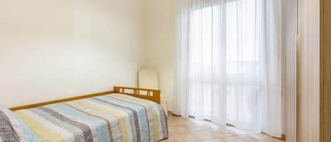 3 bedrooms, iron/ironing board, Internet