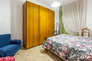 3 chambres, fer et planche à repasser, accès Internet